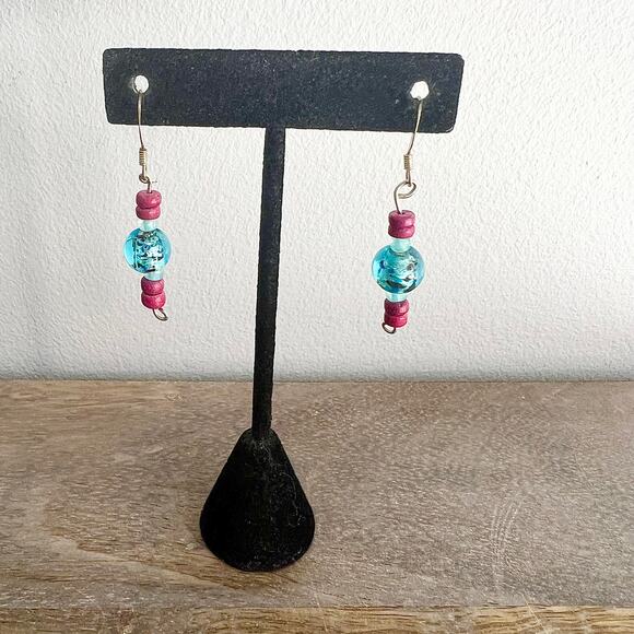 🍭6/$30 Purple and blue beaded funky dangle drop earrings on silver tone hooks - Picture 2 of 4
